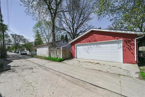 200 Ash St, Winnipeg, MB 
