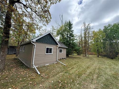 41056 Stead Rd, Gull Lake, MB 