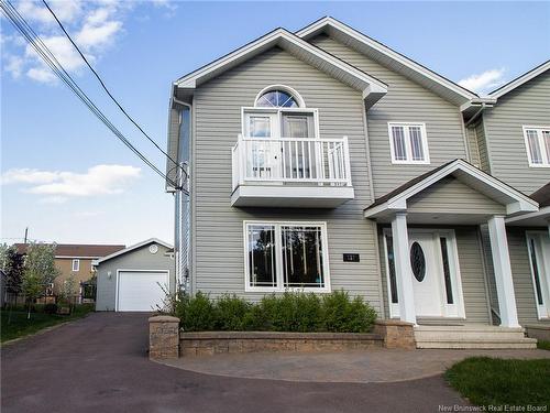 927 Mapleton Rd, Moncton, NB 