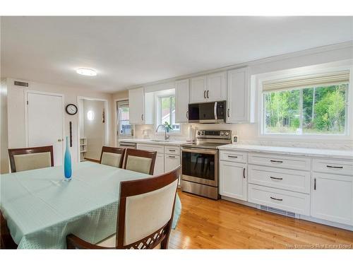 16 Armstrong Cres, St George, NB 