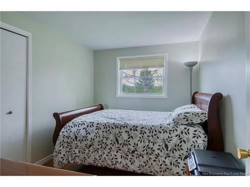16 Armstrong Cres, St George, NB 