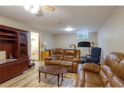 16 Armstrong Cres, St George, NB 