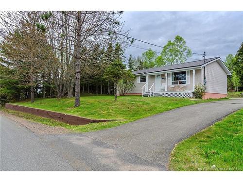 16 Armstrong Cres, St George, NB 