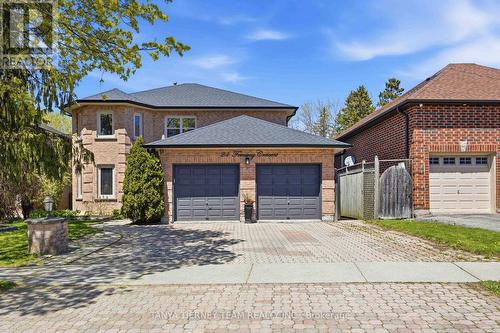 24 FERNWAY CRESCENT  Whitby, ON L1N 7G7