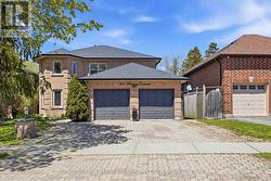 24 FERNWAY CRESCENT  Whitby, ON L1N 7G7