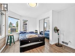 Bedroom in suite - 