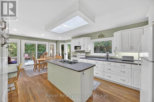 7190 93 Highway, Tiny, ON - Indoor Photo Showing Kitchen With Double Sink