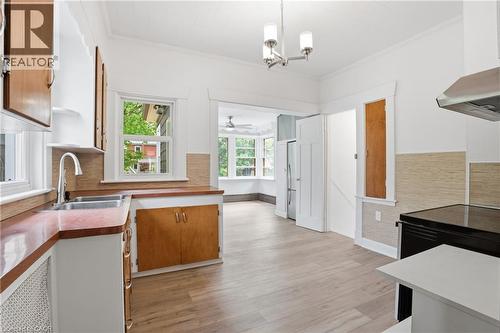 167 Balmoral Avenue S, Hamilton, ON - Indoor Photo Showing Kitchen With Double Sink
