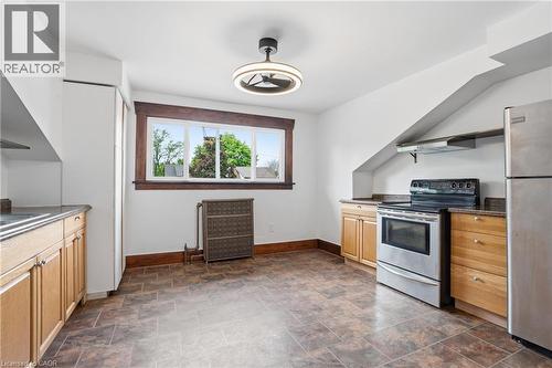 167 Balmoral Avenue S, Hamilton, ON - Indoor Photo Showing Kitchen