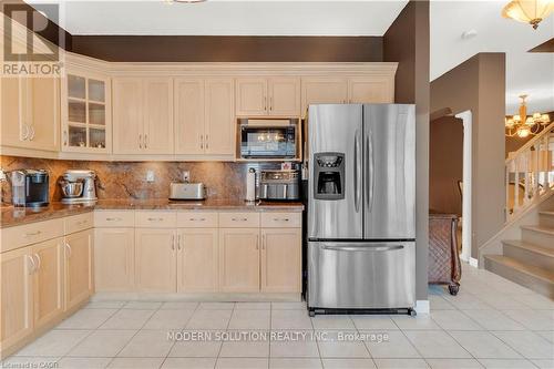 115 Erika Crescent, Hamilton, ON - Indoor Photo Showing Kitchen
