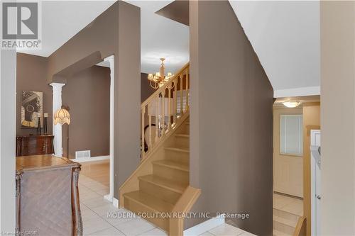 115 Erika Crescent, Hamilton, ON - Indoor Photo Showing Other Room