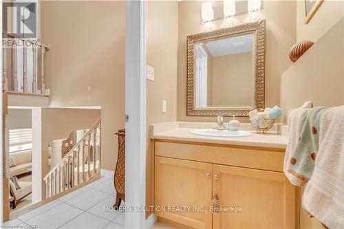 115 Erika Crescent, Hamilton, ON - Indoor Photo Showing Bathroom