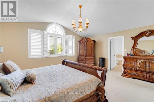 115 Erika Crescent, Hamilton, ON - Indoor Photo Showing Bedroom