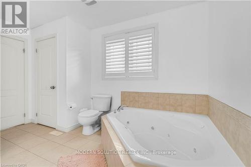 115 Erika Crescent, Hamilton, ON - Indoor Photo Showing Bathroom