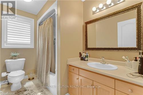 115 Erika Crescent, Hamilton, ON - Indoor Photo Showing Bathroom