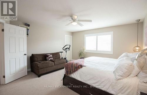 15 Meadowbank Drive, Hamilton, ON - Indoor Photo Showing Bedroom