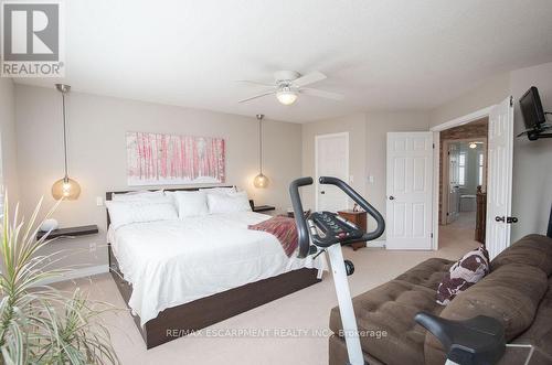 15 Meadowbank Drive, Hamilton, ON - Indoor Photo Showing Bedroom