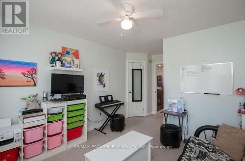 15 Meadowbank Drive, Hamilton, ON - Indoor