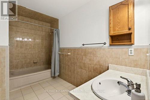 72 Gurnett Drive, Hamilton, ON - Indoor Photo Showing Bathroom