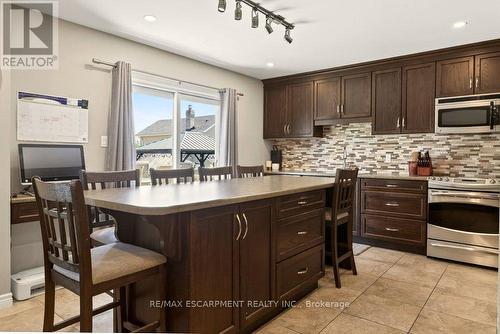 72 Gurnett Drive, Hamilton, ON - Indoor Photo Showing Kitchen With Upgraded Kitchen