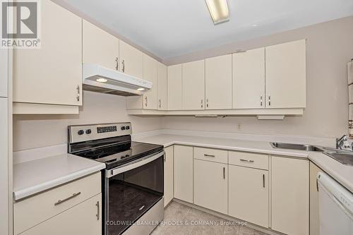 1758 Scott Street, Ottawa, ON - Indoor Photo Showing Kitchen