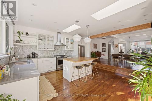 176 Hinton Avenue N, Ottawa, ON - Indoor Photo Showing Kitchen With Upgraded Kitchen