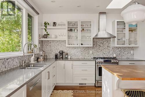 176 Hinton Avenue N, Ottawa, ON - Indoor Photo Showing Kitchen With Double Sink With Upgraded Kitchen