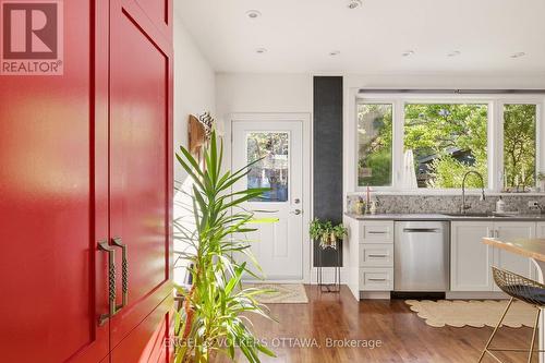176 Hinton Avenue N, Ottawa, ON - Indoor Photo Showing Kitchen