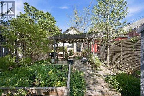 176 Hinton Avenue N, Ottawa, ON - Outdoor