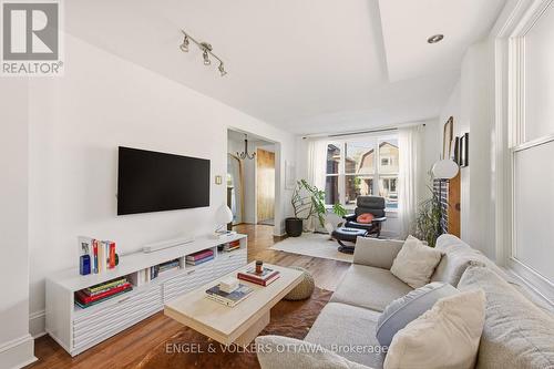 176 Hinton Avenue N, Ottawa, ON - Indoor Photo Showing Living Room