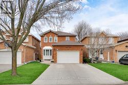 3310 GREENBELT CRESCENT  Mississauga, ON L5N 5X1