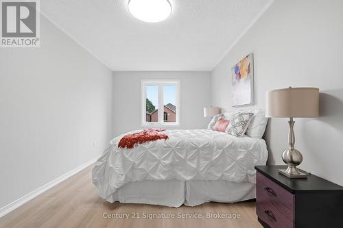 3811 Densbury Drive, Mississauga, ON - Indoor Photo Showing Bedroom