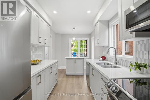 3811 Densbury Drive, Mississauga, ON - Indoor Photo Showing Kitchen With Double Sink With Upgraded Kitchen