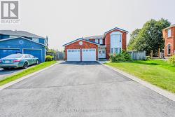 10 ST MARK PLACE Brampton, ON L6X 3W5