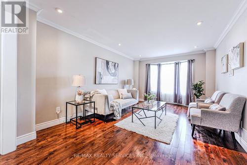 10 St Mark Place, Brampton, ON - Indoor Photo Showing Living Room
