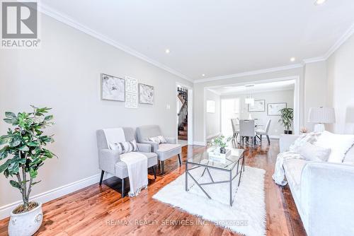 10 St Mark Place, Brampton, ON - Indoor Photo Showing Living Room