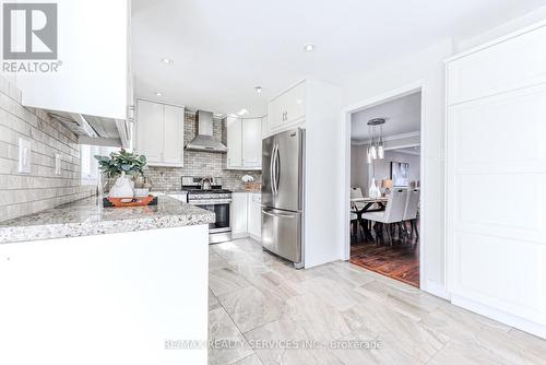 10 St Mark Place, Brampton, ON - Indoor Photo Showing Kitchen With Stainless Steel Kitchen With Upgraded Kitchen