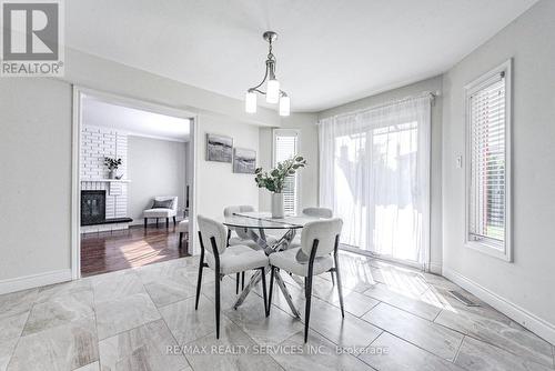 10 St Mark Place, Brampton, ON - Indoor Photo Showing Dining Room