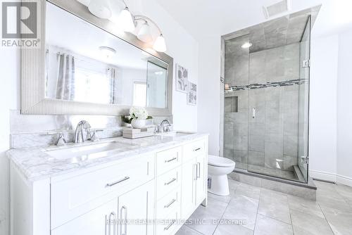 10 St Mark Place, Brampton, ON - Indoor Photo Showing Bathroom