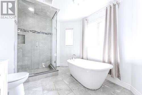 10 St Mark Place, Brampton, ON - Indoor Photo Showing Bathroom