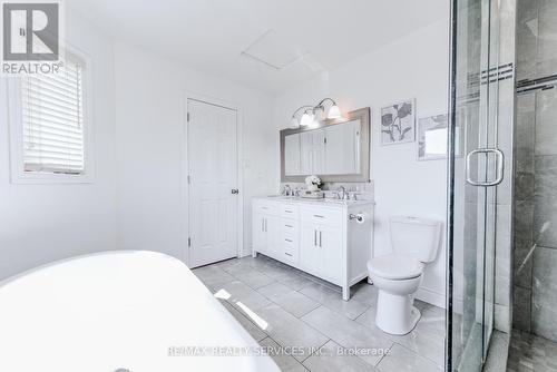 10 St Mark Place, Brampton, ON - Indoor Photo Showing Bathroom