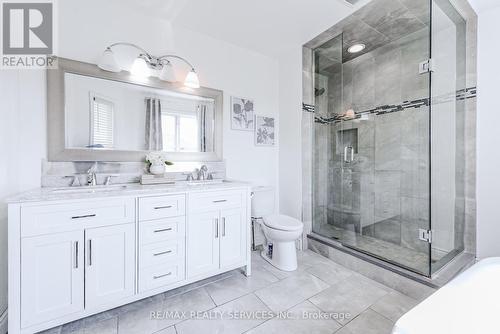 10 St Mark Place, Brampton, ON - Indoor Photo Showing Bathroom