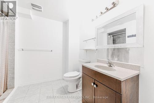 10 St Mark Place, Brampton, ON - Indoor Photo Showing Bathroom