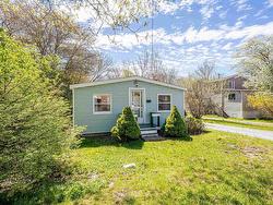 42 Jackson Road  Dartmouth, NS B3A 4A3