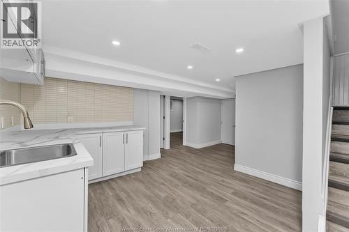 1525 Dougall, Windsor, ON - Indoor Photo Showing Kitchen