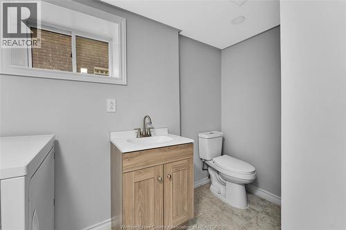 1525 Dougall, Windsor, ON - Indoor Photo Showing Bathroom
