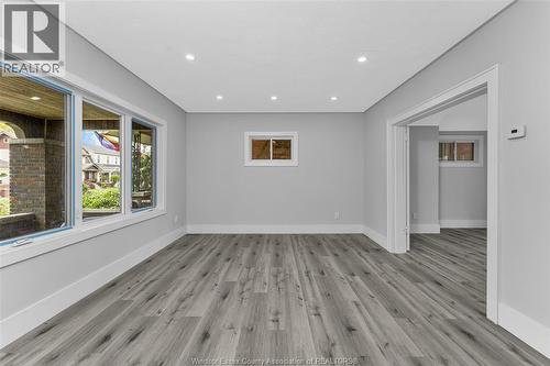 1525 Dougall, Windsor, ON - Indoor Photo Showing Other Room
