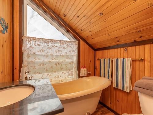 1501 Highway 304, Cape Forchu, NS 