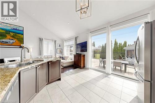 4176 Saunders Crescent, Burlington, ON - Indoor Photo Showing Kitchen With Double Sink