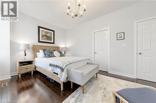 4176 Saunders Crescent, Burlington, ON - Indoor Photo Showing Bedroom